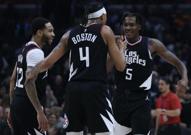 买票去现场看？仍无平台接手CBA转播，这水平能吸引多少球迷掏钱（平台迟迟不接CBA转播，现场成唯一观赛？这水平能吸引多少球迷买单）