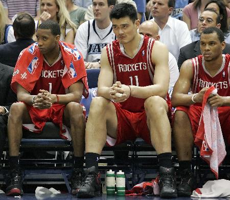 欧冠前瞻：本菲卡出线前景不妙，那不勒斯状态不俗为晋级争三分（欧冠前瞻：本菲卡出线形势堪忧，那不勒斯状态正佳力拼关键三分）