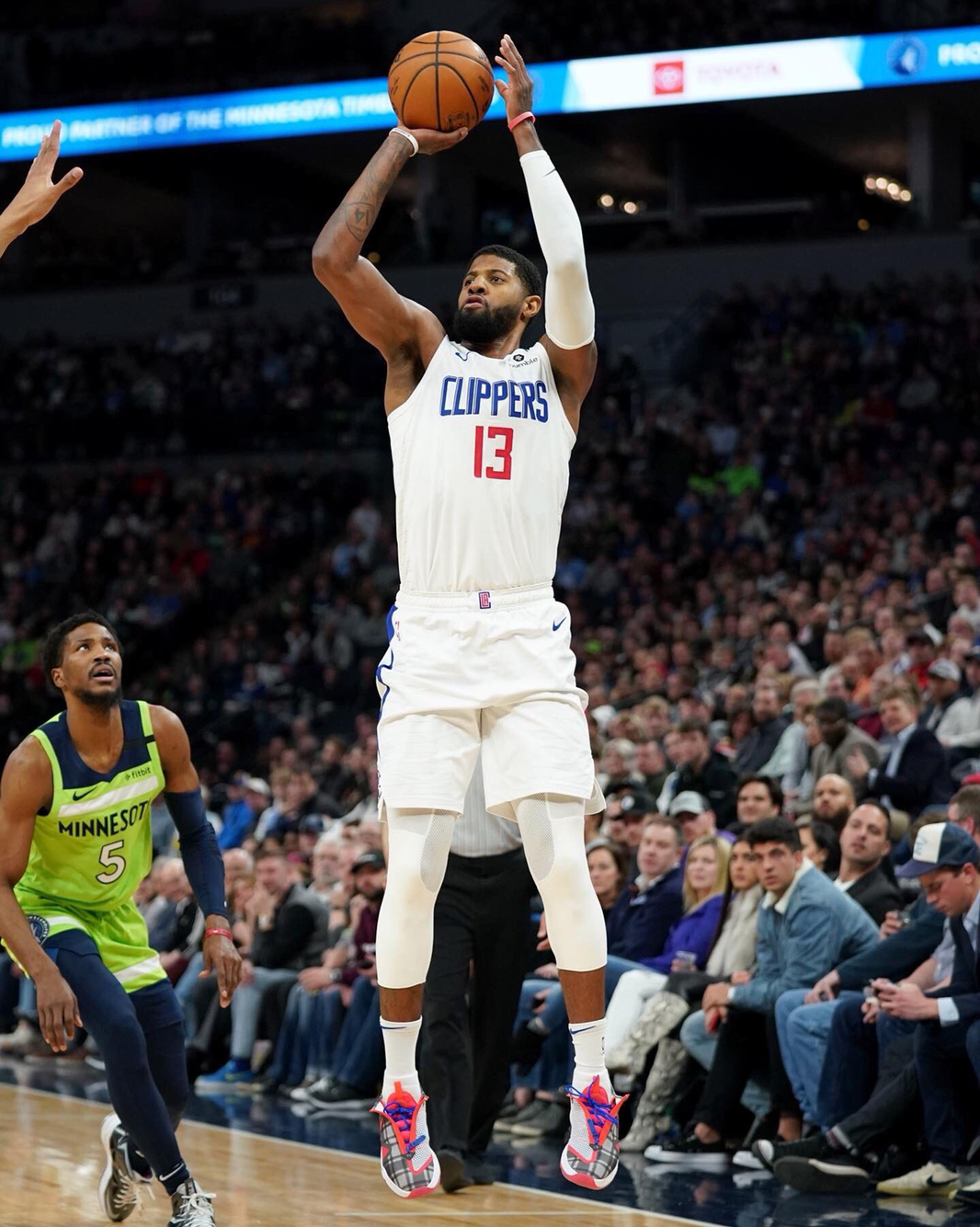 这队的节奏一上来就压不住（这队开场节奏迅猛，难以遏制）