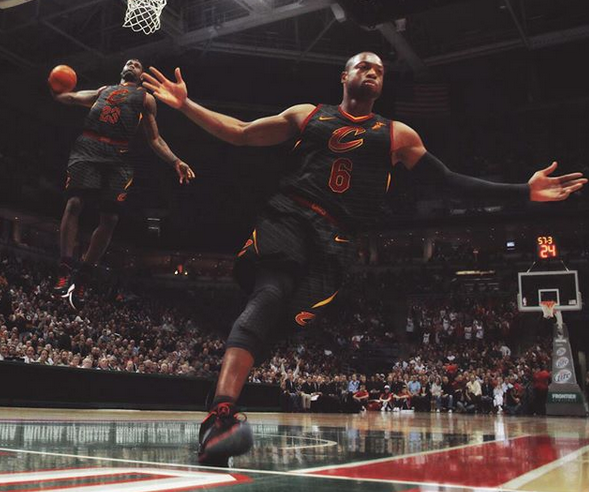 贝蒂斯迎战巴塞罗那：西甲第15轮焦点战一触即发！（西甲第15轮重头戏：贝蒂斯对阵巴塞罗那，开战在即！）