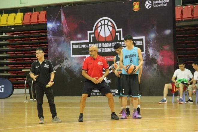 布伦森·布朗的战术体系改革（布伦森·布朗重塑战术体系）