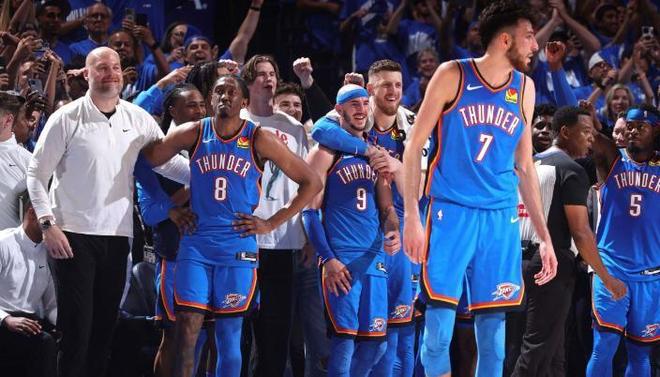 德转评年度最佳主帅：阿尔特塔、恩里克、弗里克、孔帕尼入围（德转公布年度最佳主帅候选名单：阿尔特塔、恩里克、弗里克、孔帕尼在列）