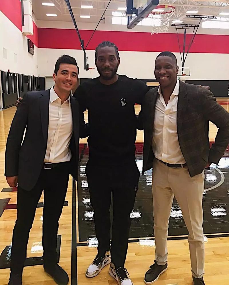 广东开场三分球如雨点般落下（广东队开场三分狂飙）