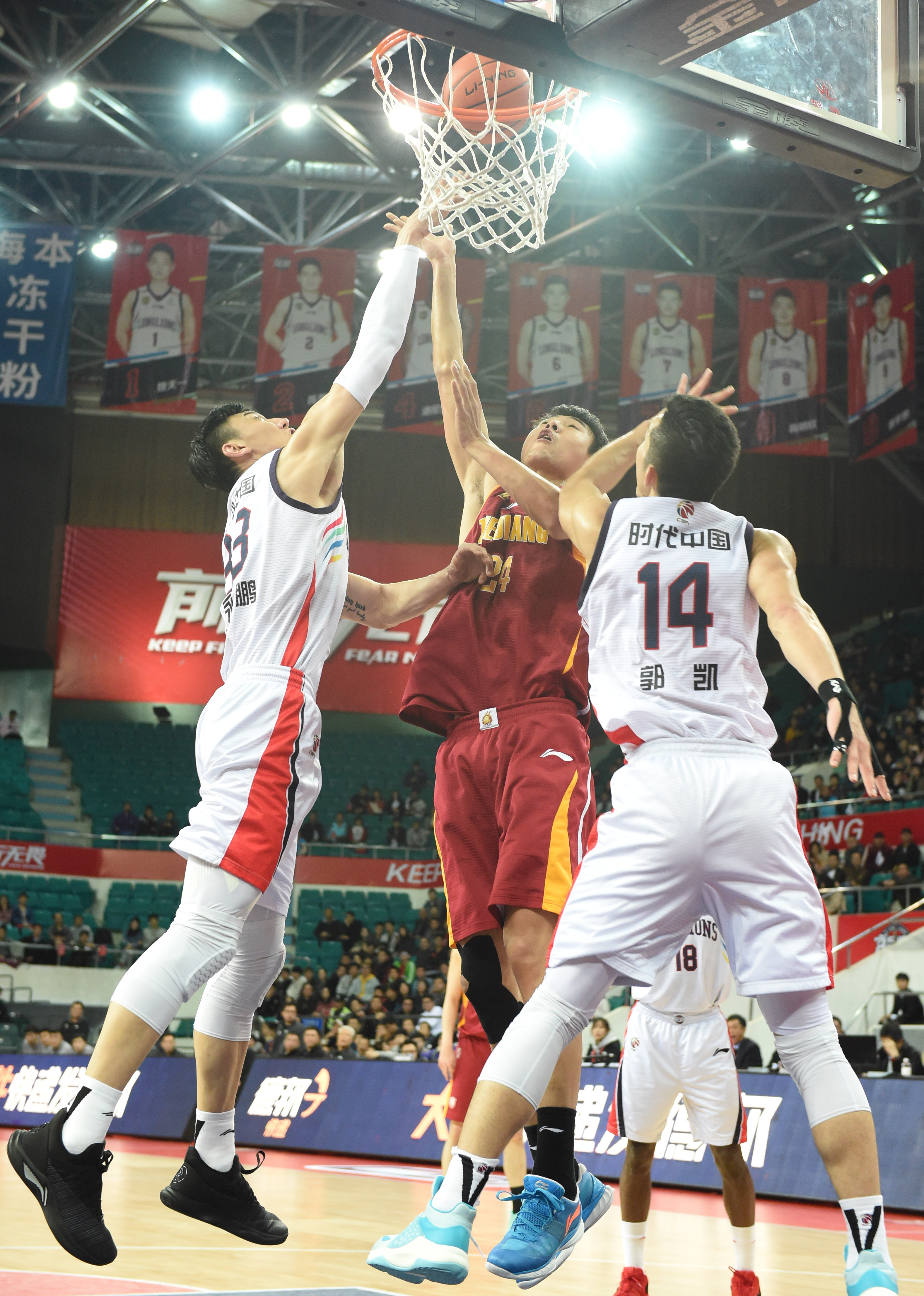 快船官方声明：我们与保罗分道扬镳，他不再是球队的一员（快船官宣：与保罗各奔前程，已不再隶属球队）