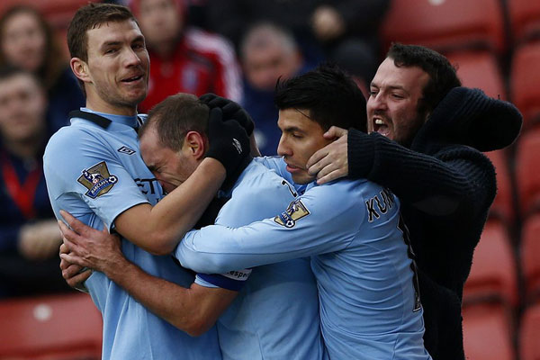 NBA官方新秀榜：弗拉格重回榜首，奎因升至第三（NBA官方新秀榜更新：弗拉格重登榜首，奎因跃居第三）