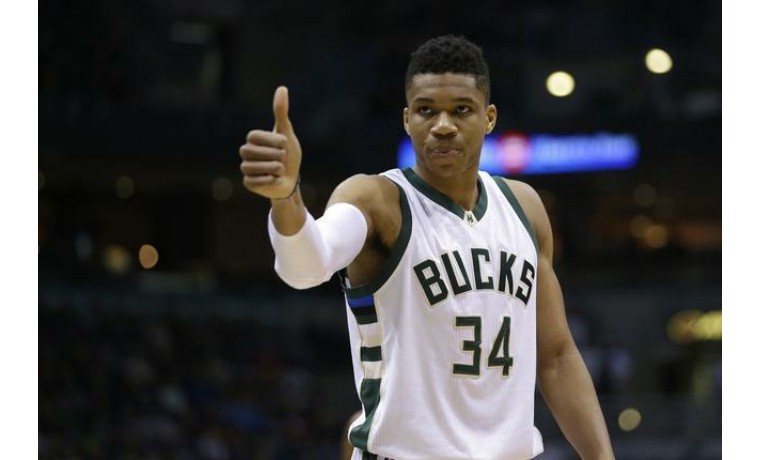 赛后情书：皇马不敌利物浦菜的发昏，拜仁大战巴黎脏的一批！（赛后手记：皇马不敌利物浦状态低迷，拜仁与巴黎恶战火药味十足！）