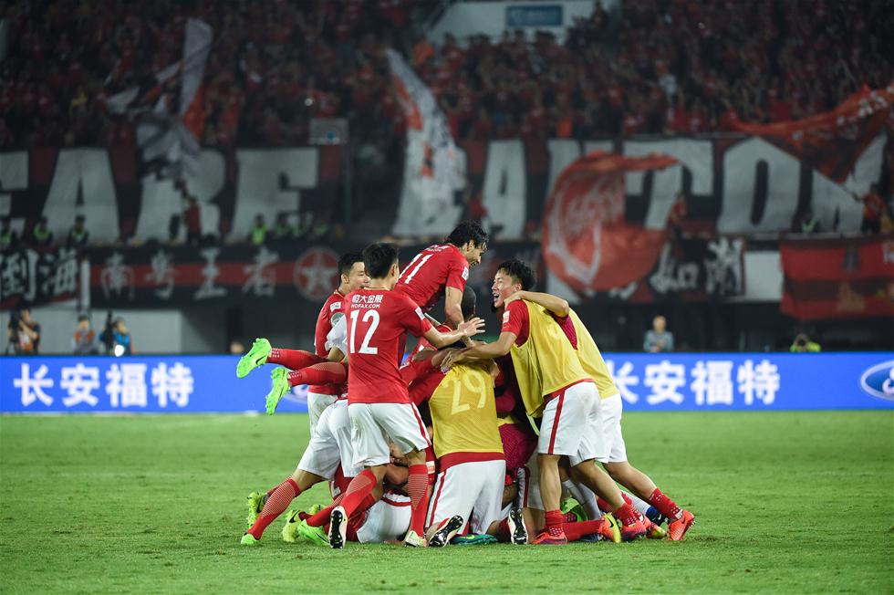 希勒评英超本轮最佳阵容：埃泽领衔，内托、皮克福德等人在列（希勒评选英超本轮最佳11人：埃泽领衔，内托与皮克福德上榜）