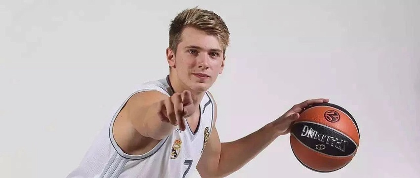 京东徐雷接替李明岗位？魏翊东：此时此刻两位都不知道安排（徐雷将接任李明职位？魏翊东回应：目前两人都不清楚安排）