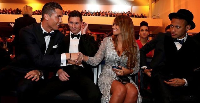 莫兰特和克莱赛后互喷险些爆发冲突，被队友和教练组及时拉开（赛后莫兰特与克莱激烈对喷险酿冲突，队友与教练组迅速拉架）