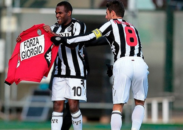 剑南春丨多特3-3斯图加特，昂达夫补时绝平+戴帽，埃姆雷-詹点射（剑南春丨多特3-3平斯图加特：昂达夫戴帽补时扳平，埃姆雷-詹点射破门）