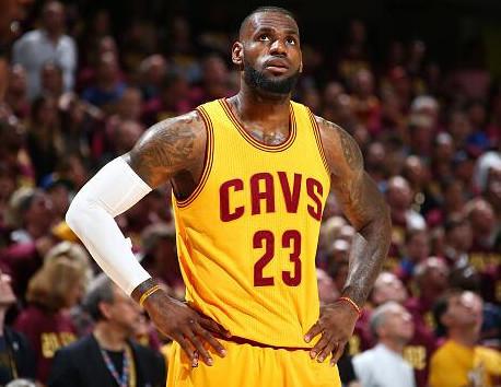 雷霆赛季困境：超越73胜勇士的梦想愈发遥不可及（雷霆赛季受阻：超越勇士73胜的目标日益渺茫）