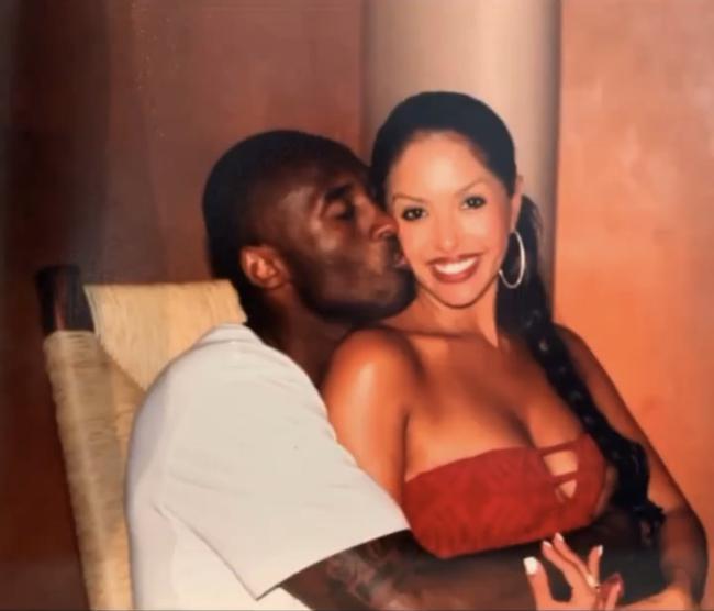 庆祝苏超夺冠，泰州市委书记与泰州队球员合唱《歌唱祖国》（为庆祝苏超夺冠，泰州市委书记携泰州队球员同唱《歌唱祖国）